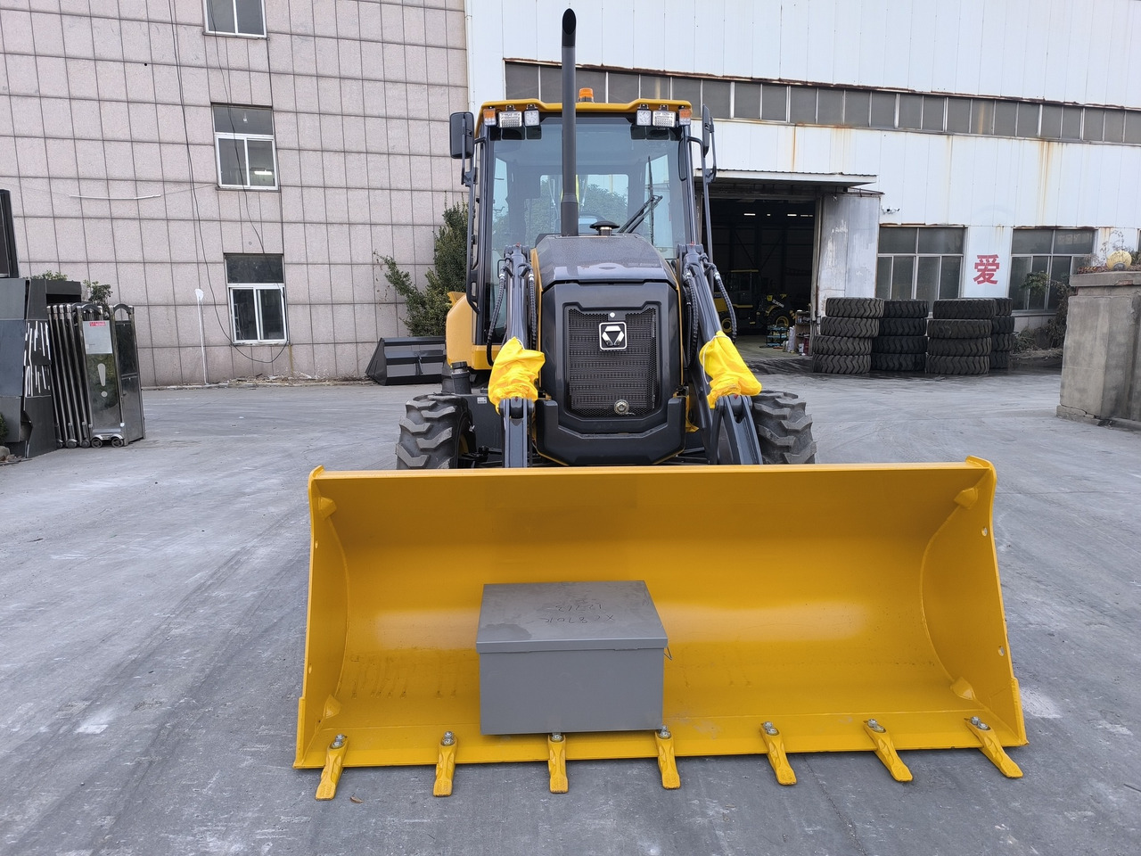 XCMG XC870K New - Tractopelle: photos 5 XCMG XC870K New - Tractopelle: photos 5