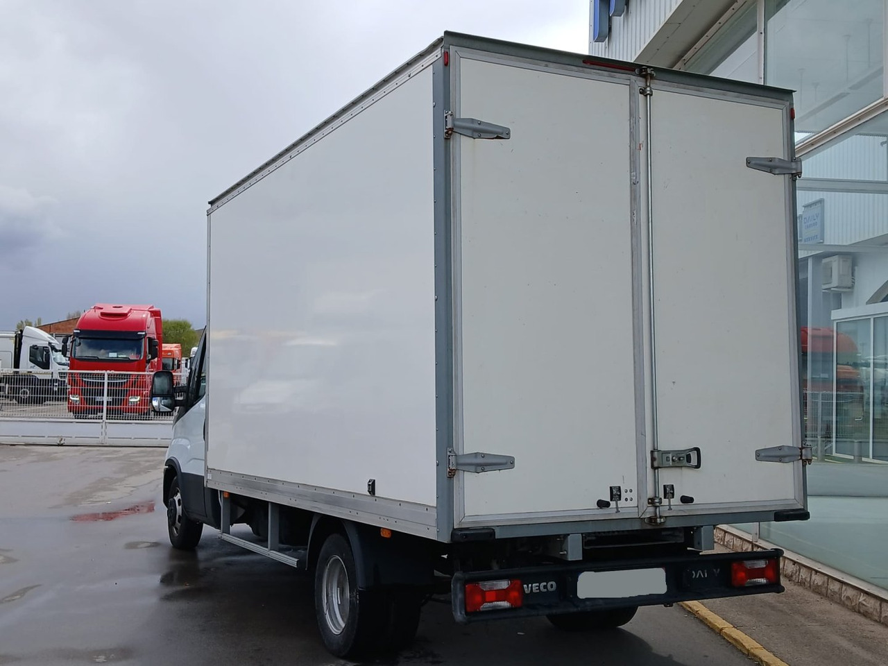 Caja cerrada IVECO 35C16 20m3 - Fourgon grand volume: photos 4 Caja cerrada IVECO 35C16 20m3 - Fourgon grand volume: photos 4