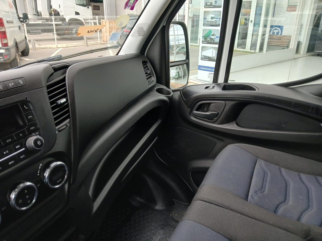 Fourgon grand volume Caja cerrada IVECO 35C16 3.0 20m3: photos 10