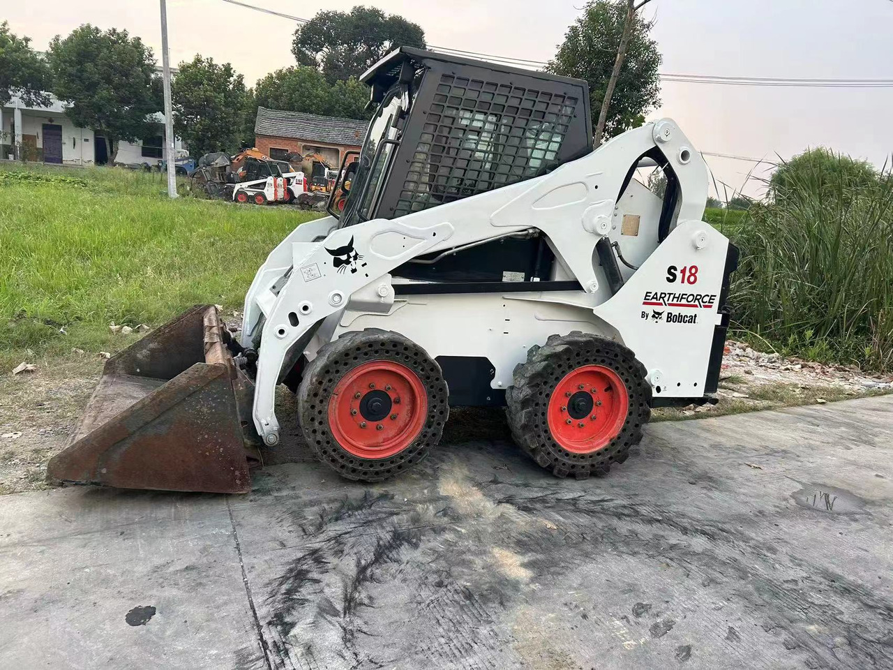 BOBCAT S18 S450 S550 T770 - Mini chargeuse: photos 1 BOBCAT S18 S450 S550 T770 - Mini chargeuse: photos 1