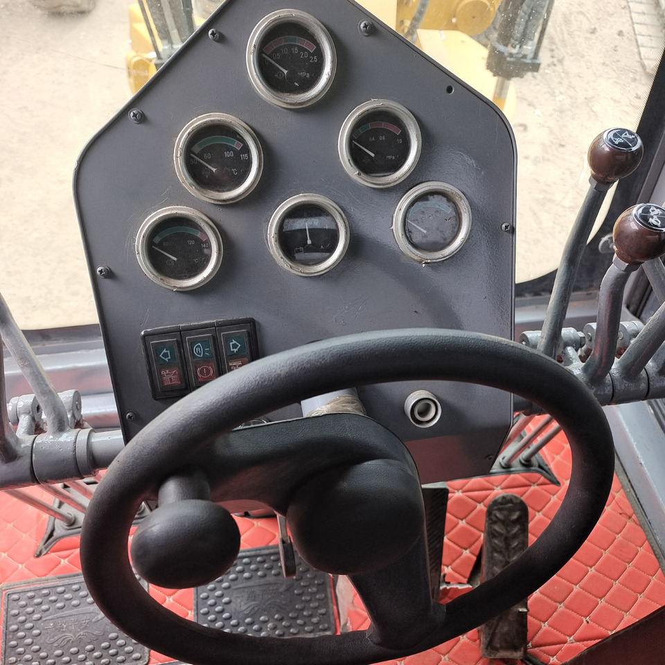 Niveleuse CAT 140K 140 K 140H 140G: photos 9 Niveleuse CAT 140K 140 K 140H 140G: photos 9