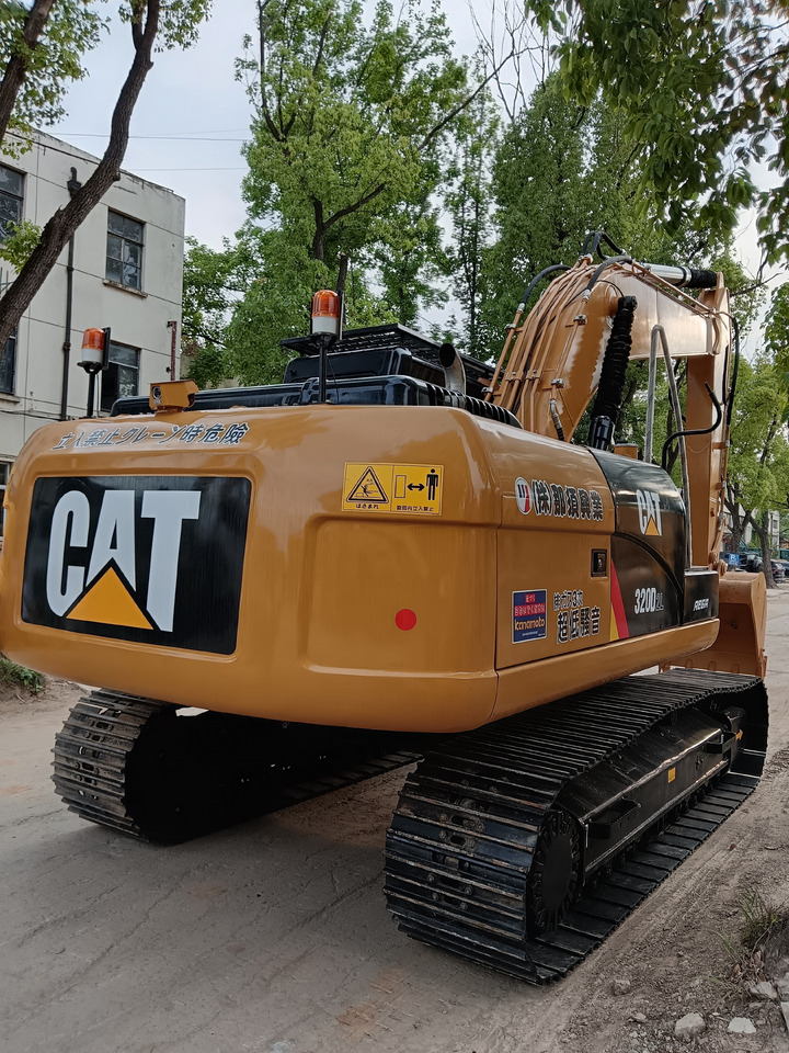 CAT 320D2L - Pelle sur chenille: photos 4 CAT 320D2L - Pelle sur chenille: photos 4