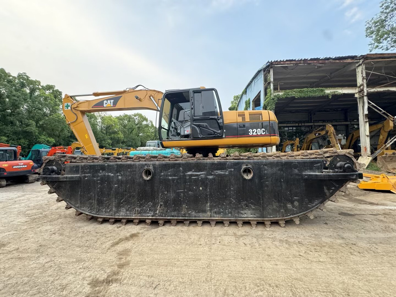 CATERPILLAR 320CL DREDGER CUSTOMIZABLE - Excavatrice amphibie: photos 1 CATERPILLAR 320CL DREDGER CUSTOMIZABLE - Excavatrice amphibie: photos 1