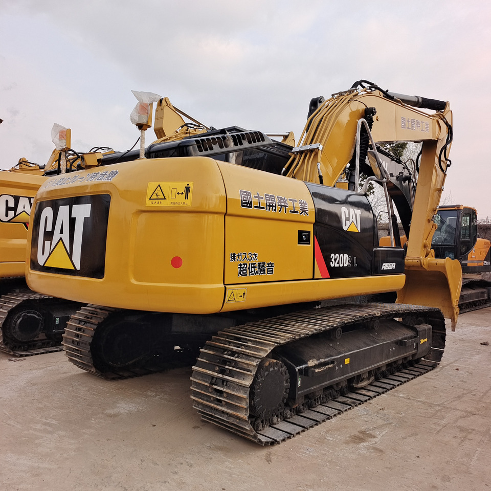 CATERPILLAR 320D CAT 320 D2L - Pelle sur chenille: photos 3 CATERPILLAR 320D CAT 320 D2L - Pelle sur chenille: photos 3