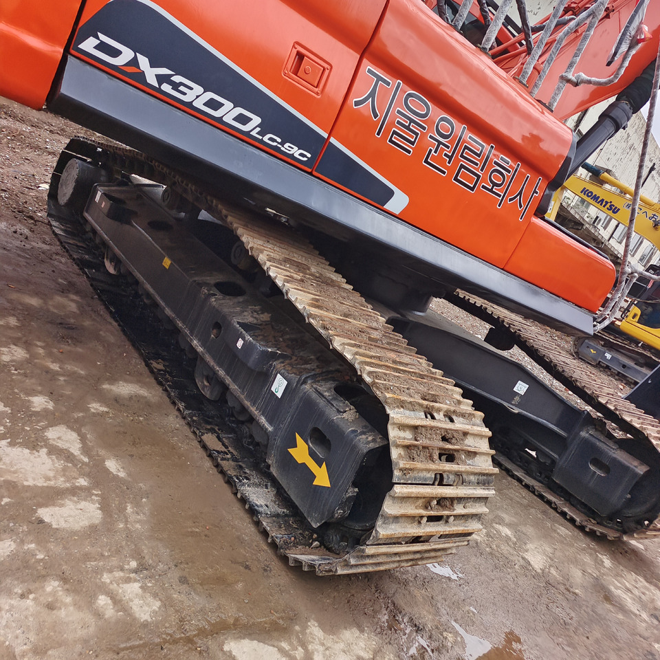 DOOSAN DX300 LC - 9C DX300LCA - Pelle sur chenille: photos 3 DOOSAN DX300 LC - 9C DX300LCA - Pelle sur chenille: photos 3