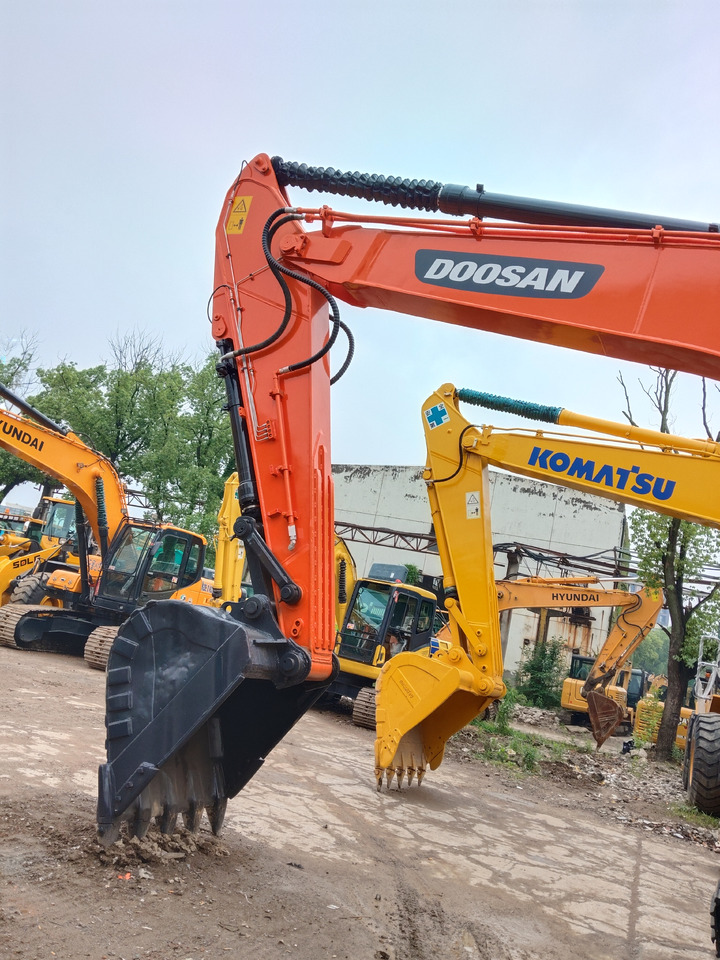 DOOSAN DX300LC-9C - Pelle sur chenille: photos 2 DOOSAN DX300LC-9C - Pelle sur chenille: photos 2