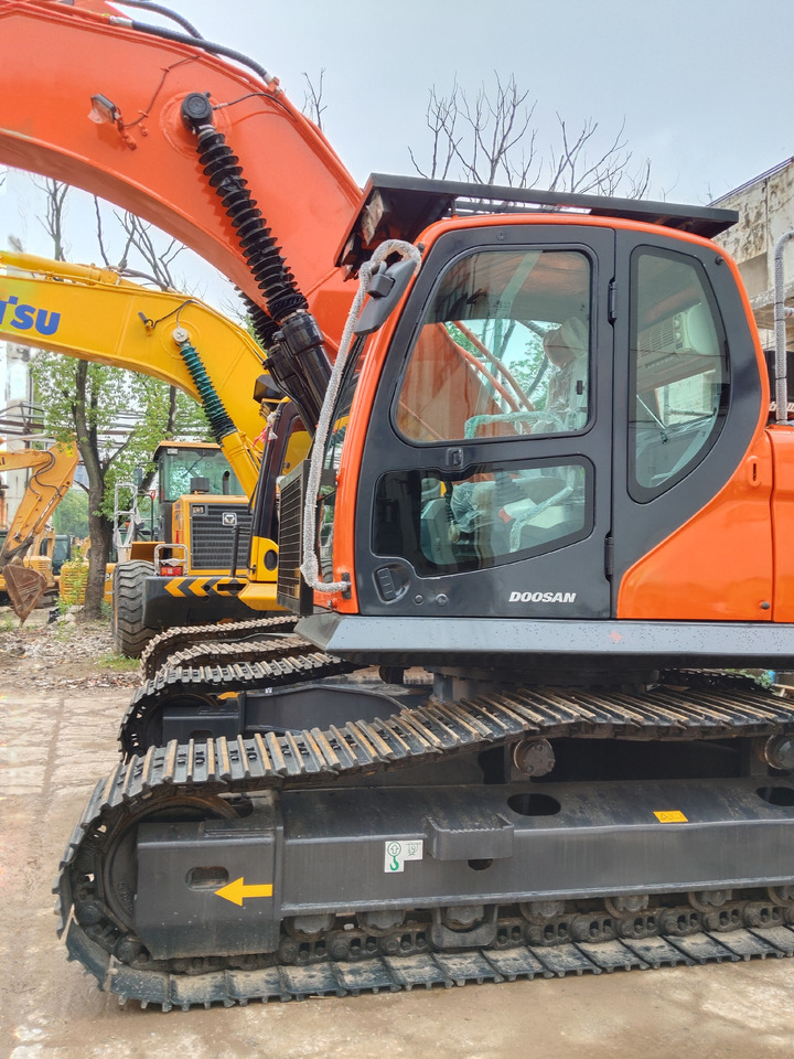 DOOSAN DX300LC-9C - Pelle sur chenille: photos 3 DOOSAN DX300LC-9C - Pelle sur chenille: photos 3