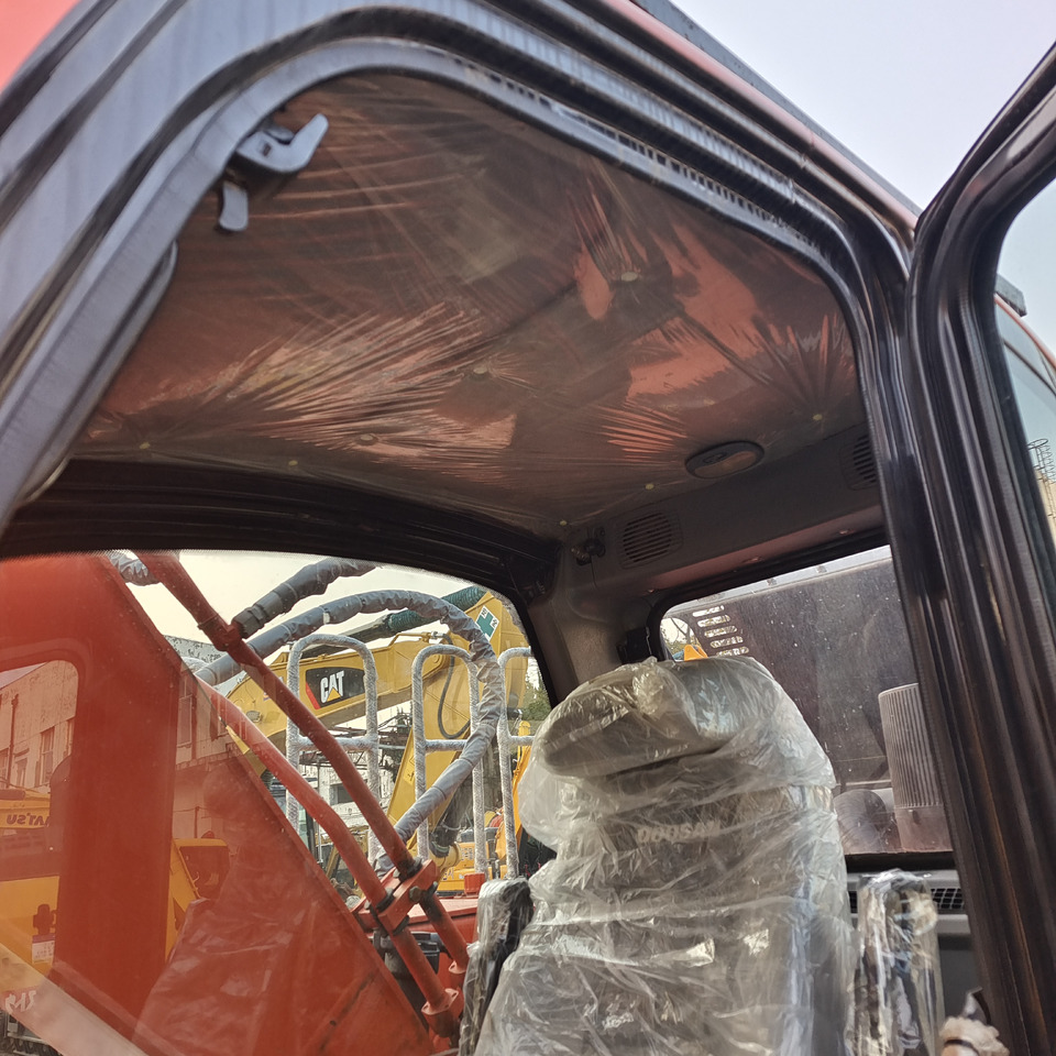 DOOSAN DX300LC-9C Doosan DX 300 LC - 9 C - Pelle sur chenille: photos 4 DOOSAN DX300LC-9C Doosan DX 300 LC - 9 C - Pelle sur chenille: photos 4