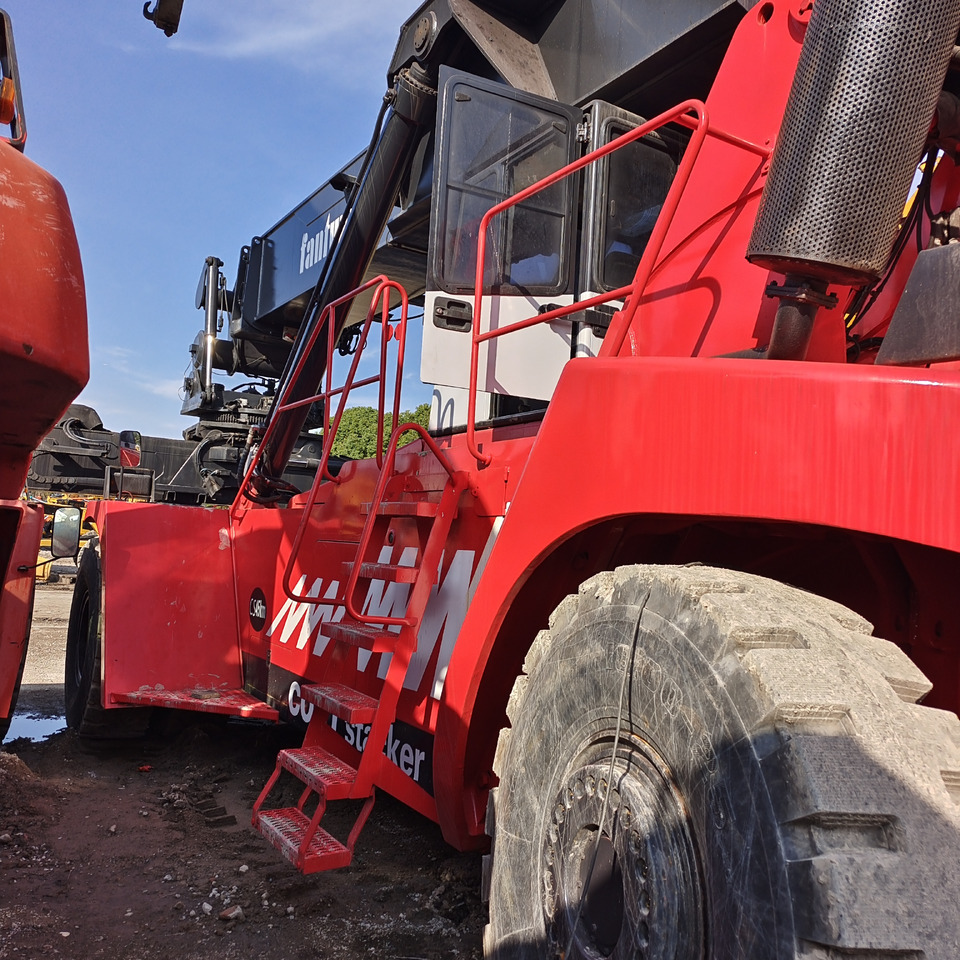 FANTUZZI CS 45 KMHD 45 TON CONTAINER REACH CRANE - Reach stacker: photos 4 FANTUZZI CS 45 KMHD 45 TON CONTAINER REACH CRANE - Reach stacker: photos 4