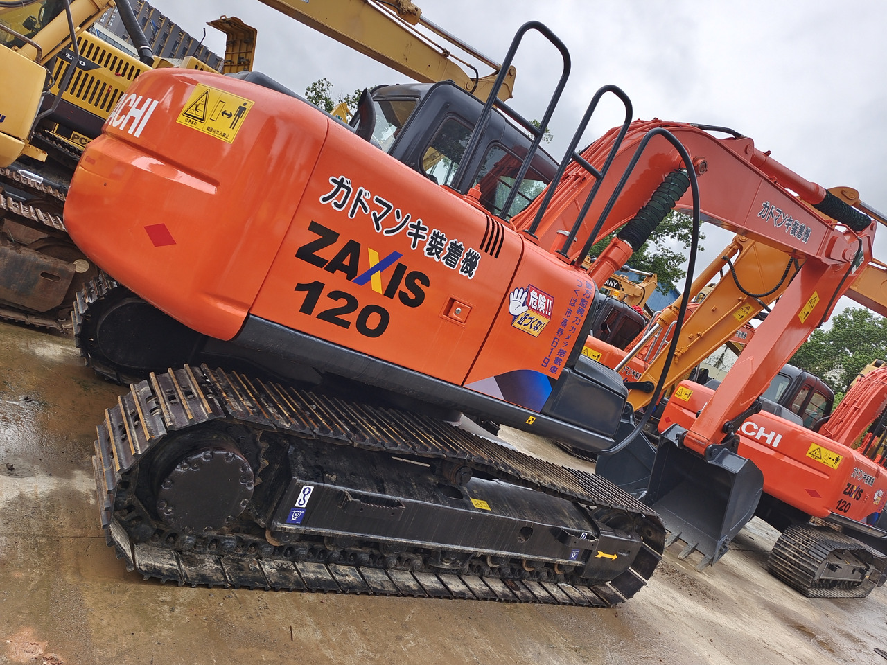 HITACHI ZX120 - Pelle sur chenille: photos 3 HITACHI ZX120 - Pelle sur chenille: photos 3