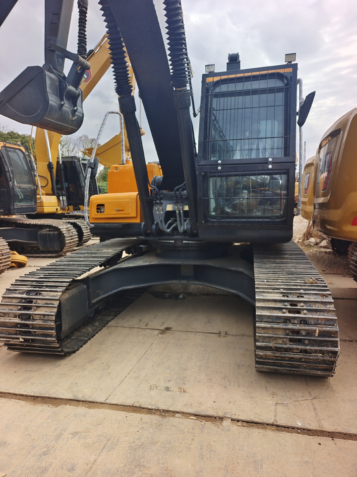 HYUNDAI HX220HD - Pelle sur chenille: photos 4 HYUNDAI HX220HD - Pelle sur chenille: photos 4