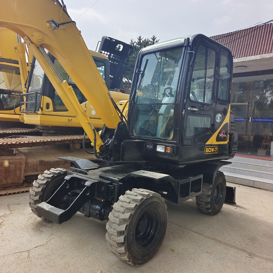 Pelle sur pneus HYUNDAI R60W-7 R 60 W - 7: photos 7