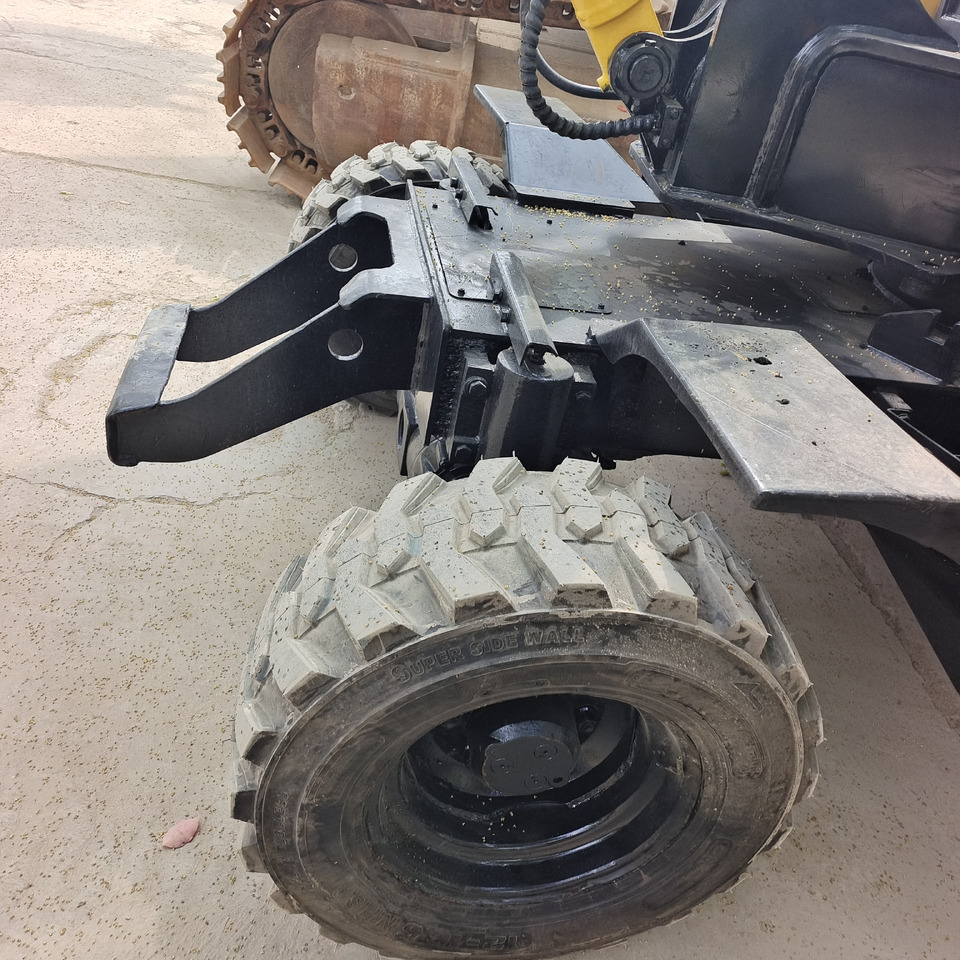 Pelle sur pneus HYUNDAI R60W-7 R 60 W - 7: photos 6