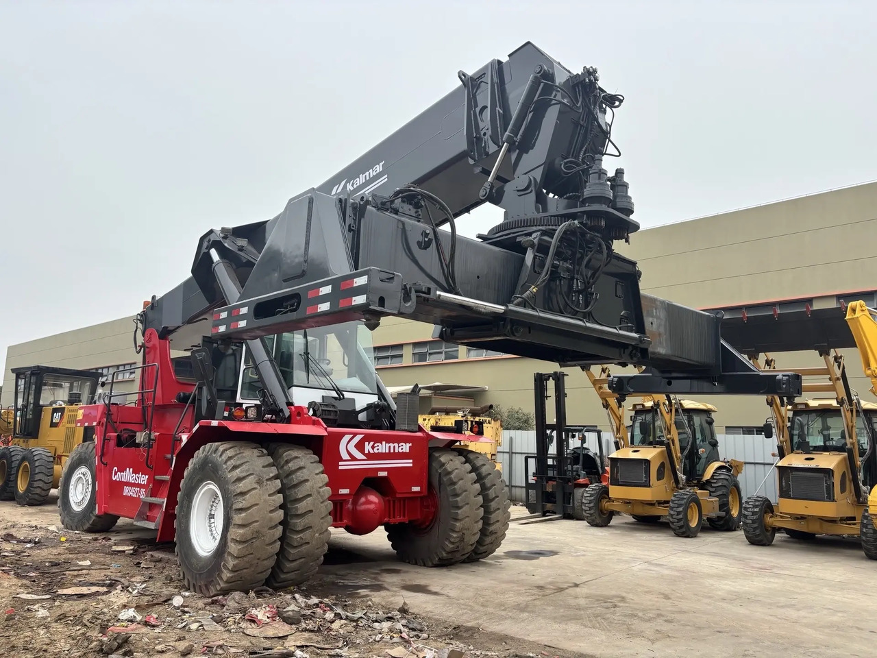 KALMAR DRS4527-S5 - Reach stacker: photos 2 KALMAR DRS4527-S5 - Reach stacker: photos 2