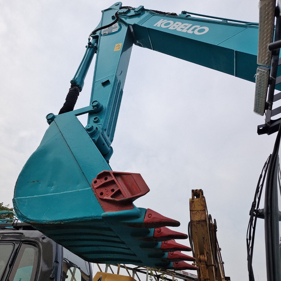 KOBELCO SK140 SK200 - Pelle sur chenille: photos 2 KOBELCO SK140 SK200 - Pelle sur chenille: photos 2