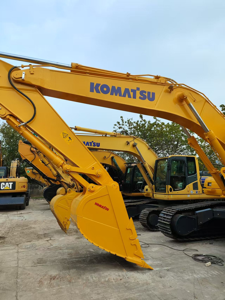 KOMATSU PC450-8 - Pelle sur chenille: photos 2 KOMATSU PC450-8 - Pelle sur chenille: photos 2