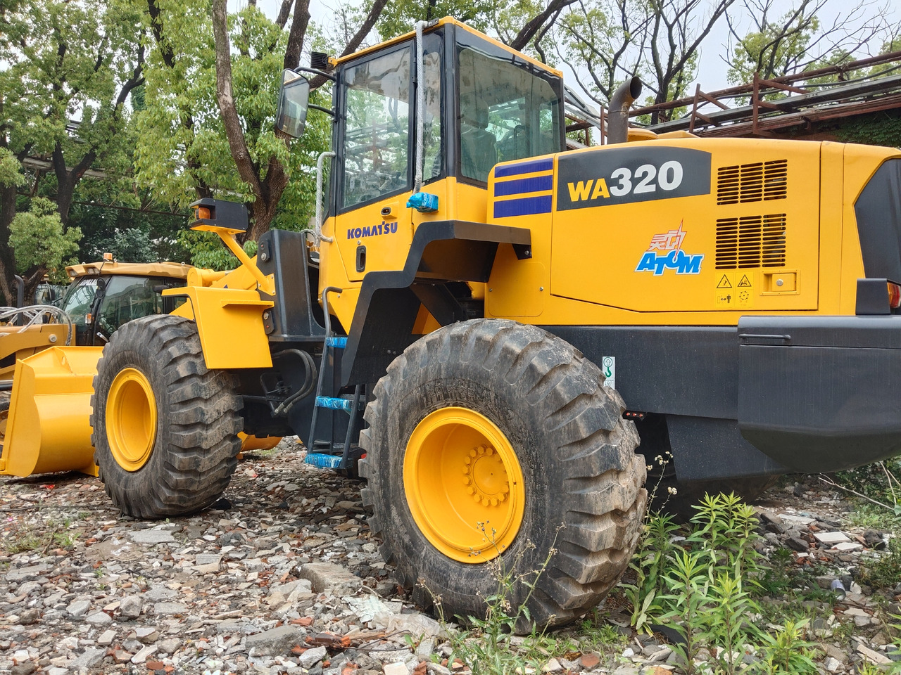 Chargeuse sur pneus KOMATSU WA320: photos 1