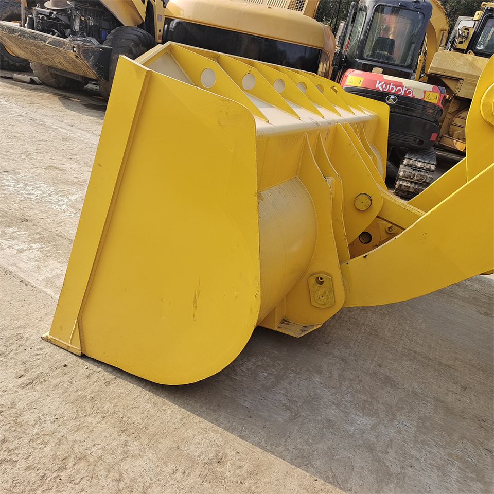 KOMATSU WA470 - Chargeuse sur pneus: photos 5 KOMATSU WA470 - Chargeuse sur pneus: photos 5