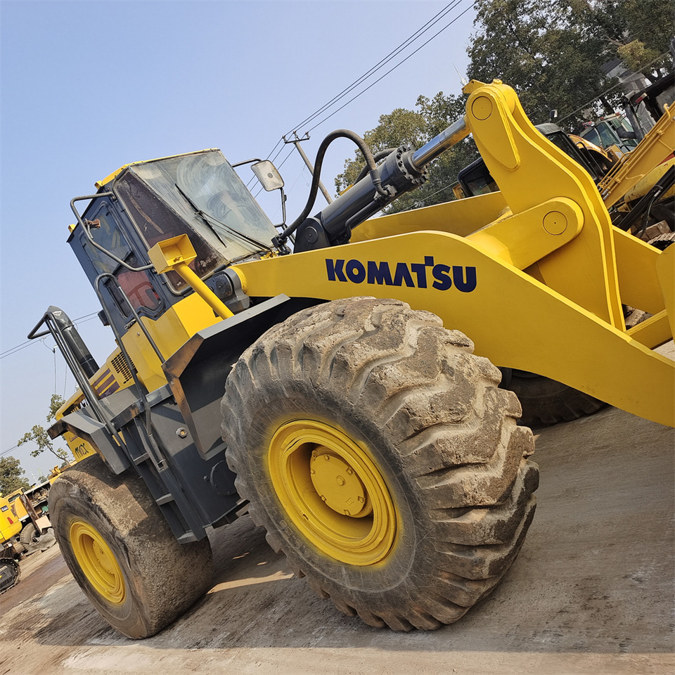 KOMATSU WA470 - Chargeuse sur pneus: photos 1 KOMATSU WA470 - Chargeuse sur pneus: photos 1