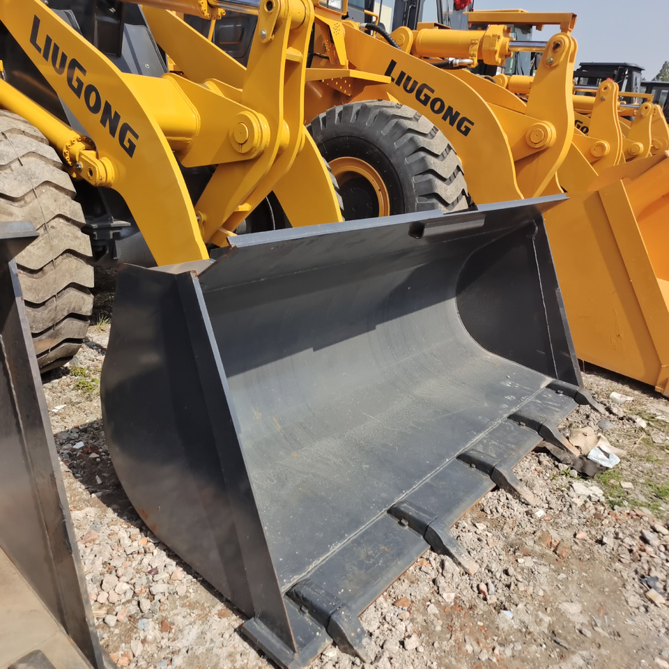LIUGONG 836 - Chargeuse sur pneus: photos 2 LIUGONG 836 - Chargeuse sur pneus: photos 2