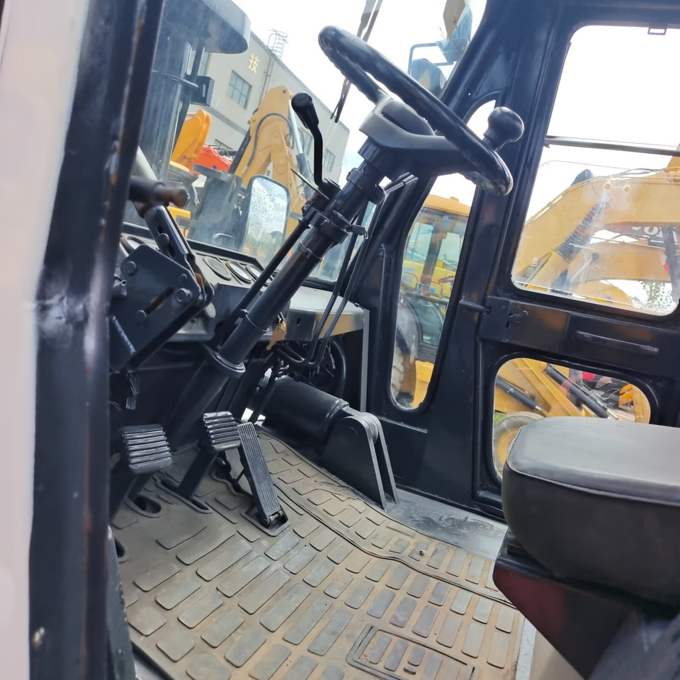 TCM FD 100 - Chariot élévateur: photos 5 TCM FD 100 - Chariot élévateur: photos 5