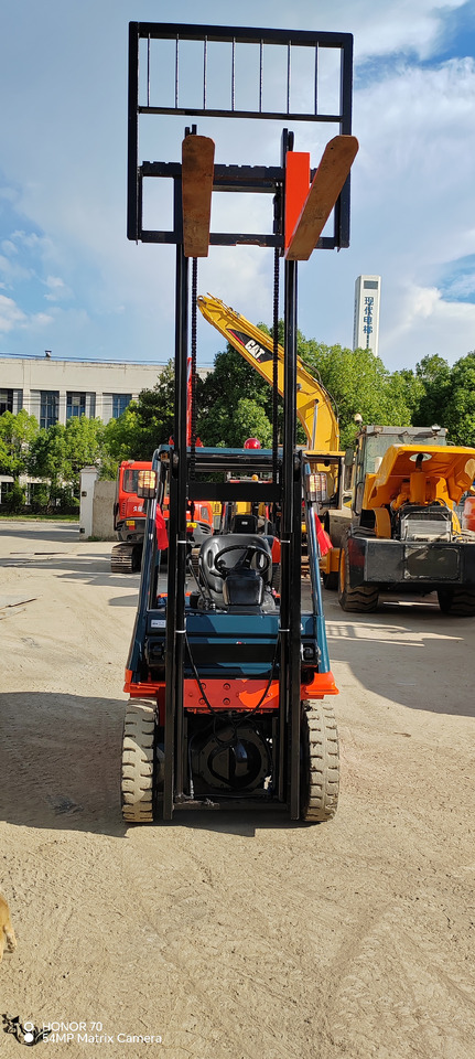 TOYOTA FD35 - Chariot élévateur diesel: photos 4 TOYOTA FD35 - Chariot élévateur diesel: photos 4