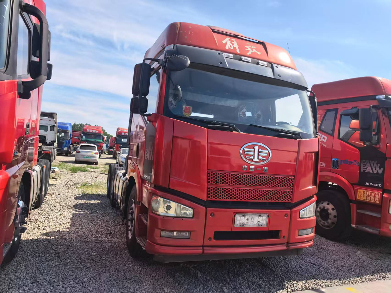 FAW JIEFANG TRACTOR HEAD - Tracteur routier: photos 2 FAW JIEFANG TRACTOR HEAD - Tracteur routier: photos 2