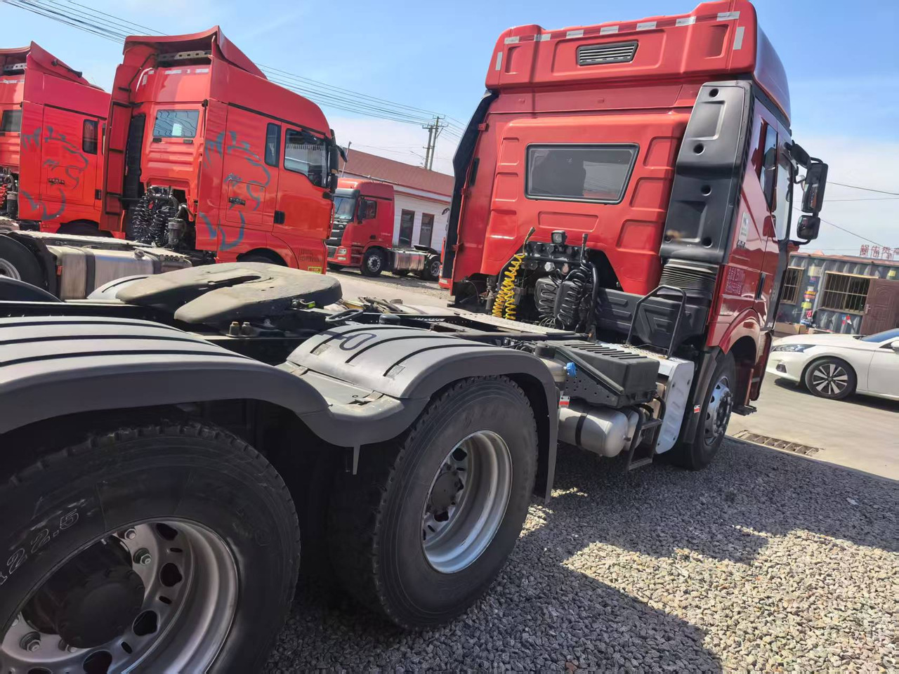 FAW JIEFANG TRACTOR HEAD - Tracteur routier: photos 3 FAW JIEFANG TRACTOR HEAD - Tracteur routier: photos 3