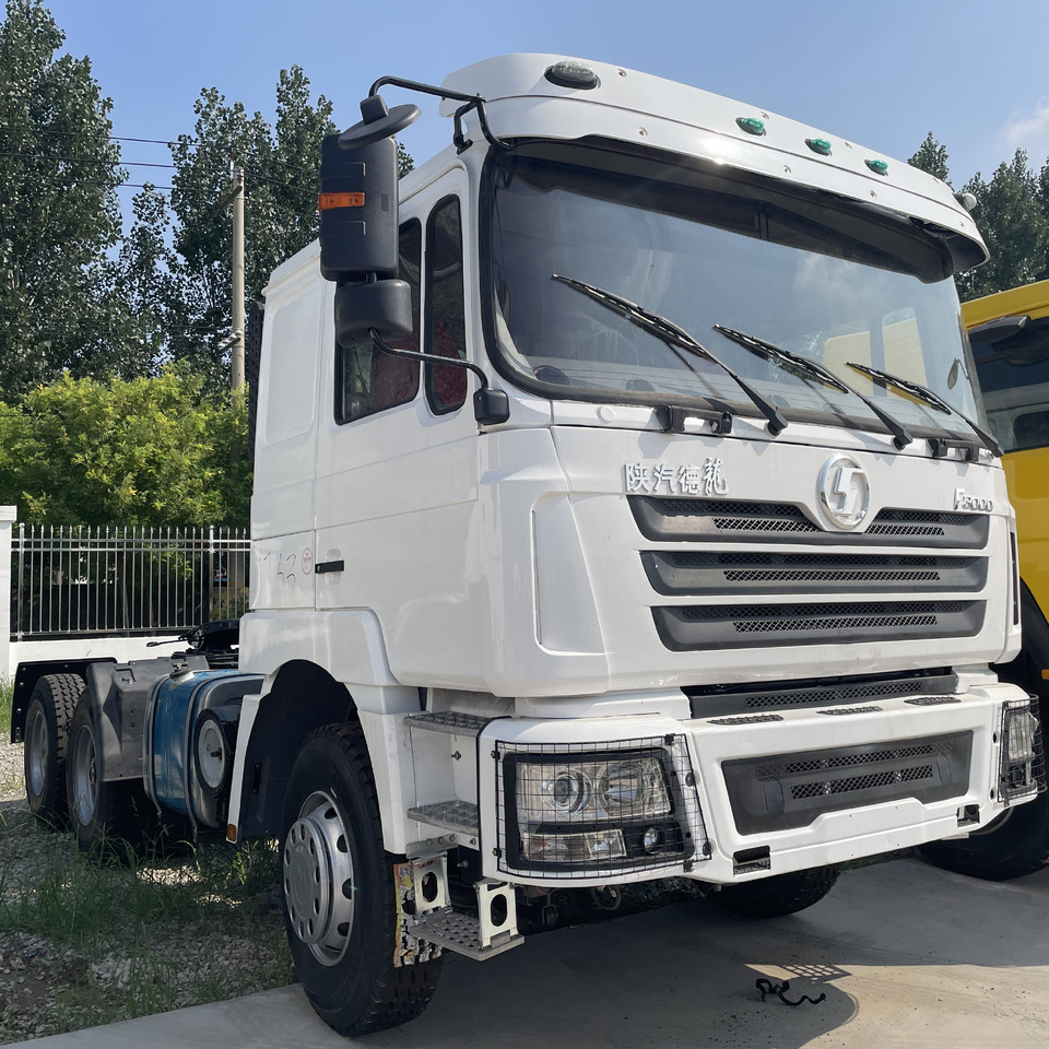 SHACMAN F3000 6*4 8*4 - Tracteur routier: photos 1 SHACMAN F3000 6*4 8*4 - Tracteur routier: photos 1