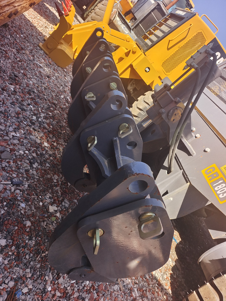 XCMG GR1803 WITH RIPPER - Niveleuse: photos 2 XCMG GR1803 WITH RIPPER - Niveleuse: photos 2