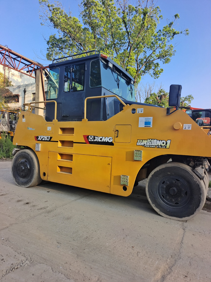 XCMG XP263 - Compacteur à pneus: photos 3 XCMG XP263 - Compacteur à pneus: photos 3