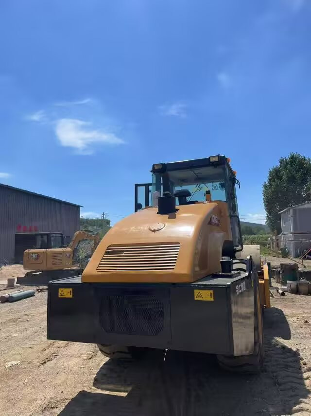 XCMG XS222J XS223J XS263J - Rouleau compresseur: photos 5 XCMG XS222J XS223J XS263J - Rouleau compresseur: photos 5