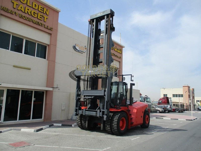 Linde - Chariot porte-conteneur: photos 2 Linde - Chariot porte-conteneur: photos 2