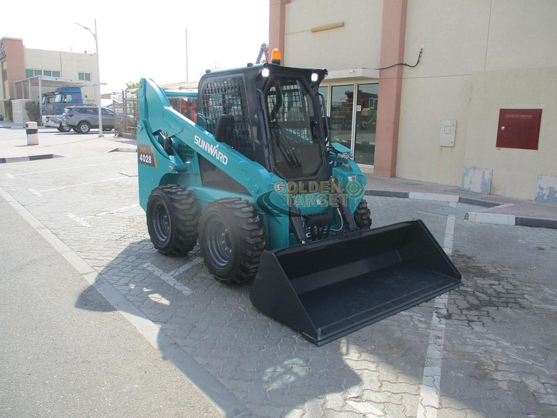 Sunward SWL4028 Skid Steer Loader - Chargeuse: photos 1 Sunward SWL4028 Skid Steer Loader - Chargeuse: photos 1
