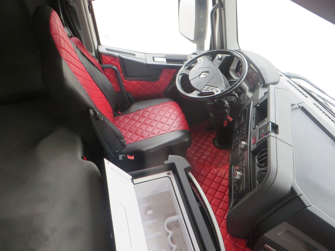 Crédit-bail de Renault T480 SC 6x2 Tandem jumbo 116m3 Renault T480 SC 6x2 Tandem jumbo 116m3: photos 15 Crédit-bail de Renault T480 SC 6x2 Tandem jumbo 116m3 Renault T480 SC 6x2 Tandem jumbo 116m3: photos 15