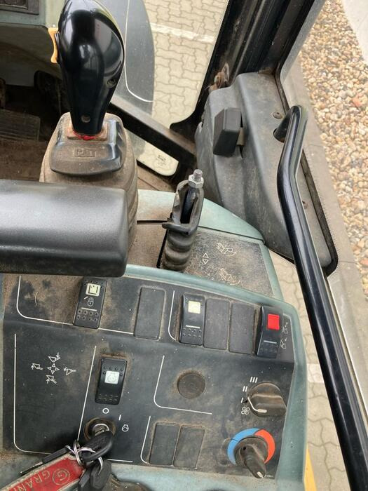 Caterpillar 906 - Chargeuse sur pneus: photos 5 Caterpillar 906 - Chargeuse sur pneus: photos 5