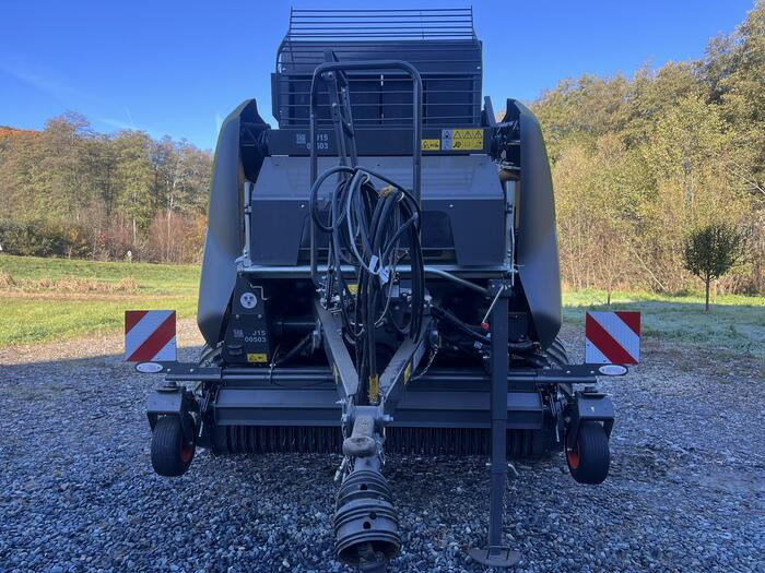 Claas Variant 585 RC - Presse à balles rondes: photos 2 Claas Variant 585 RC - Presse à balles rondes: photos 2