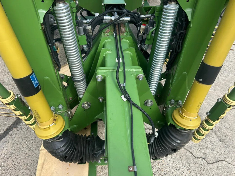 Crédit-bail de Krone Krone swadro 1400 Plus Zwadhark 4 rotor hark Krone Krone swadro 1400 Plus Zwadhark 4 rotor hark: photos 17