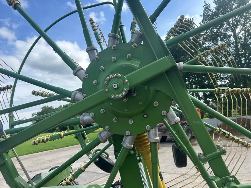 Crédit-bail de Krone Krone swadro 1400 Plus Zwadhark 4 rotor hark Krone Krone swadro 1400 Plus Zwadhark 4 rotor hark: photos 16