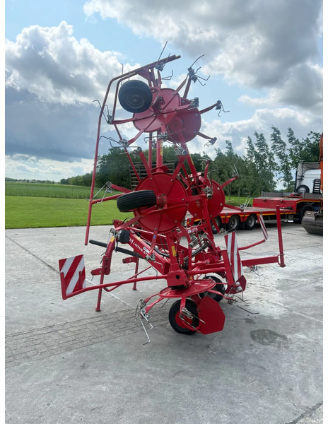 Lely Lotus 770 plus AWS Schudder - Faneuse: photos 3 Lely Lotus 770 plus AWS Schudder - Faneuse: photos 3