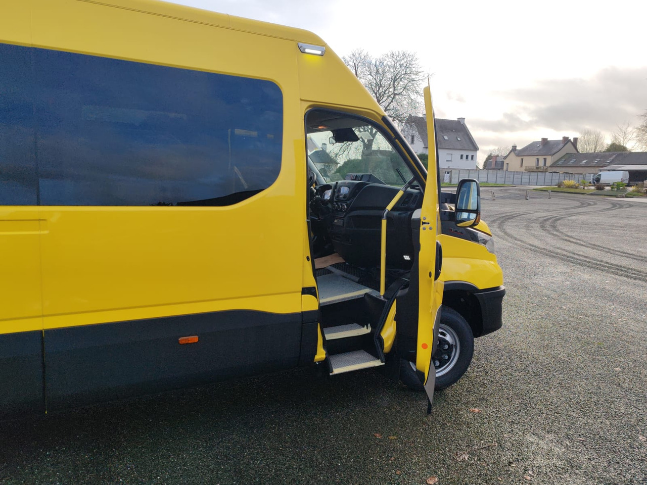 5 MINIBUS IVECO DAILY NEUF ET NON IMMATRICULE - Minibus, Transport de personnes: photos 4 5 MINIBUS IVECO DAILY NEUF ET NON IMMATRICULE - Minibus, Transport de personnes: photos 4