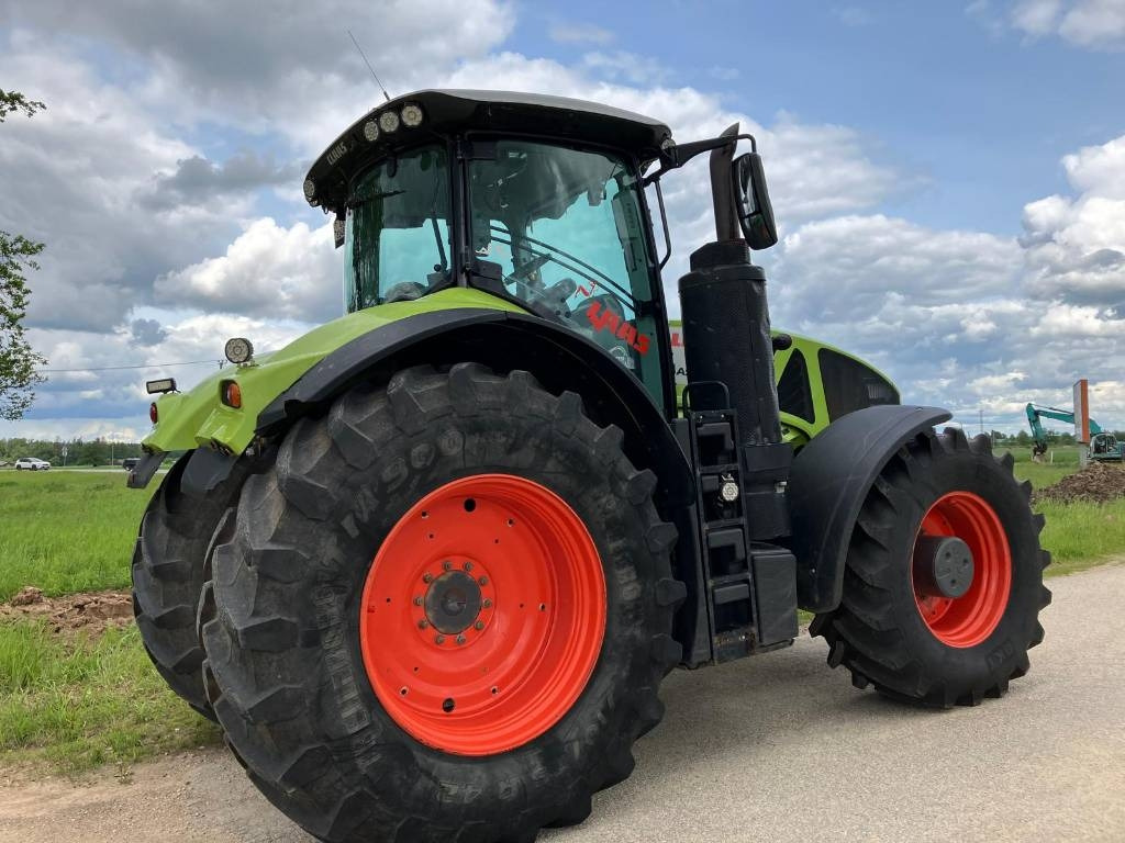 Tracteur agricole Claas Axion 920: photos 6