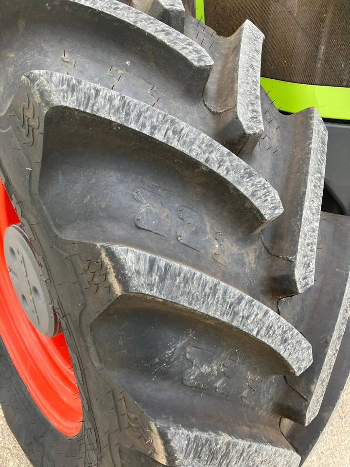 Tracteur agricole Claas Axion 920: photos 15