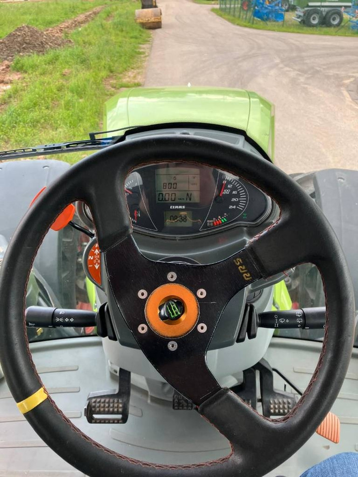 Tracteur agricole Claas Axion 920: photos 13