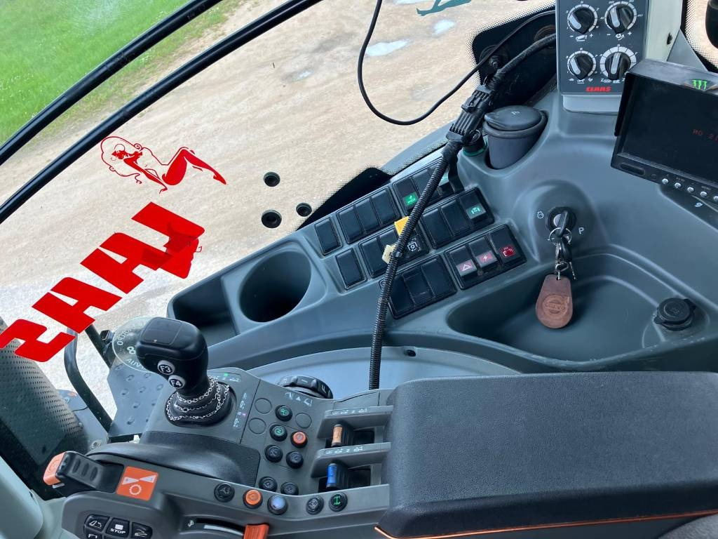 Tracteur agricole Claas Axion 920: photos 11