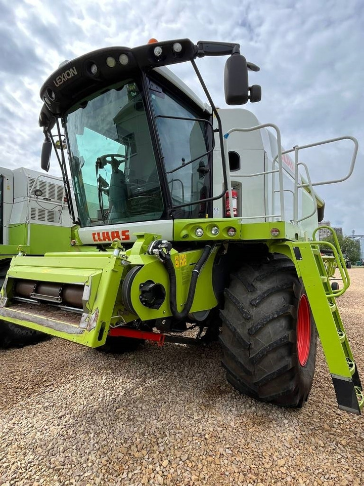 Claas Lexion 650 - Moissonneuse-batteuse: photos 3 Claas Lexion 650 - Moissonneuse-batteuse: photos 3
