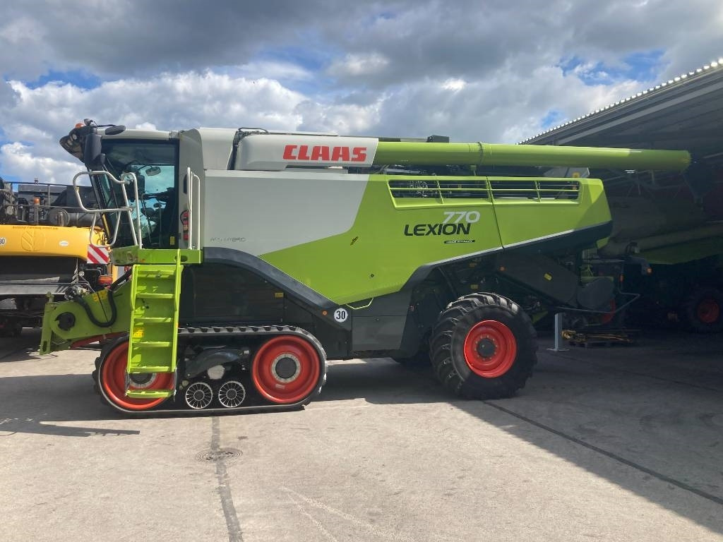 Claas Lexion 770 TT - Moissonneuse-batteuse: photos 1 Claas Lexion 770 TT - Moissonneuse-batteuse: photos 1