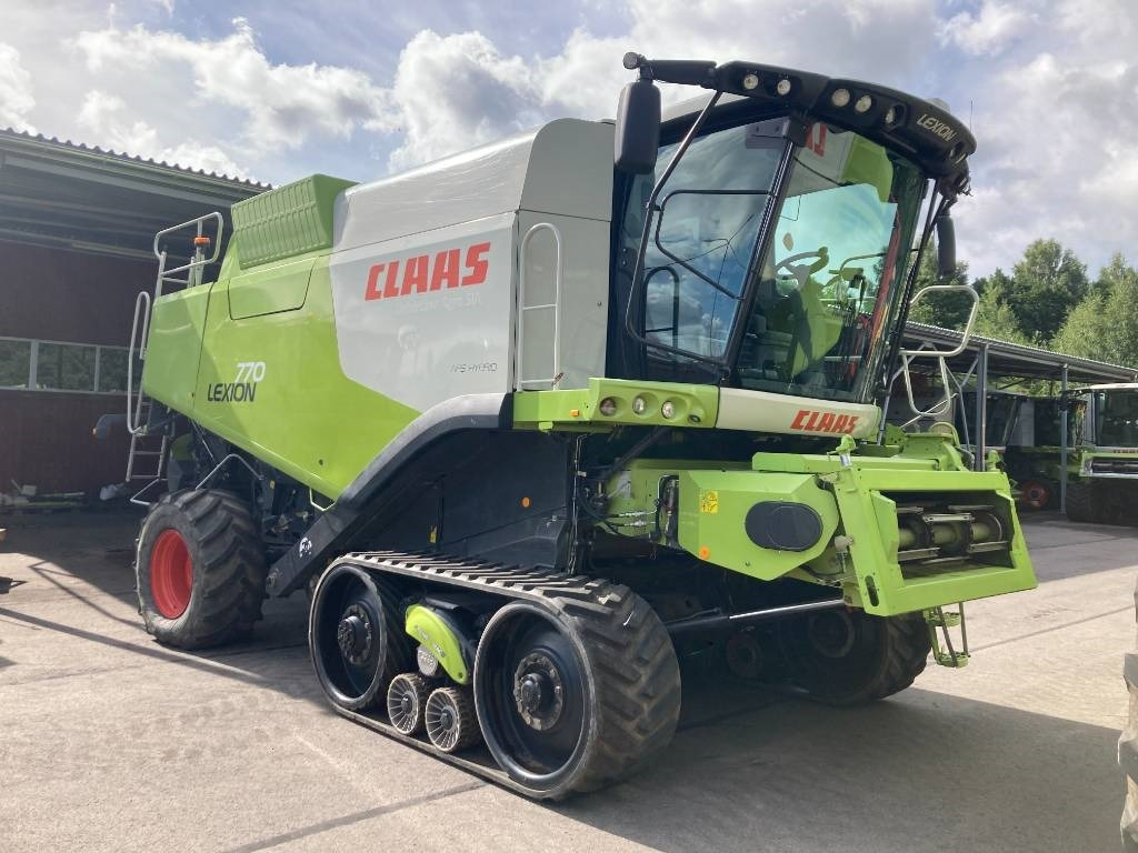 Claas Lexion 770 TT - Moissonneuse-batteuse: photos 1 Claas Lexion 770 TT - Moissonneuse-batteuse: photos 1