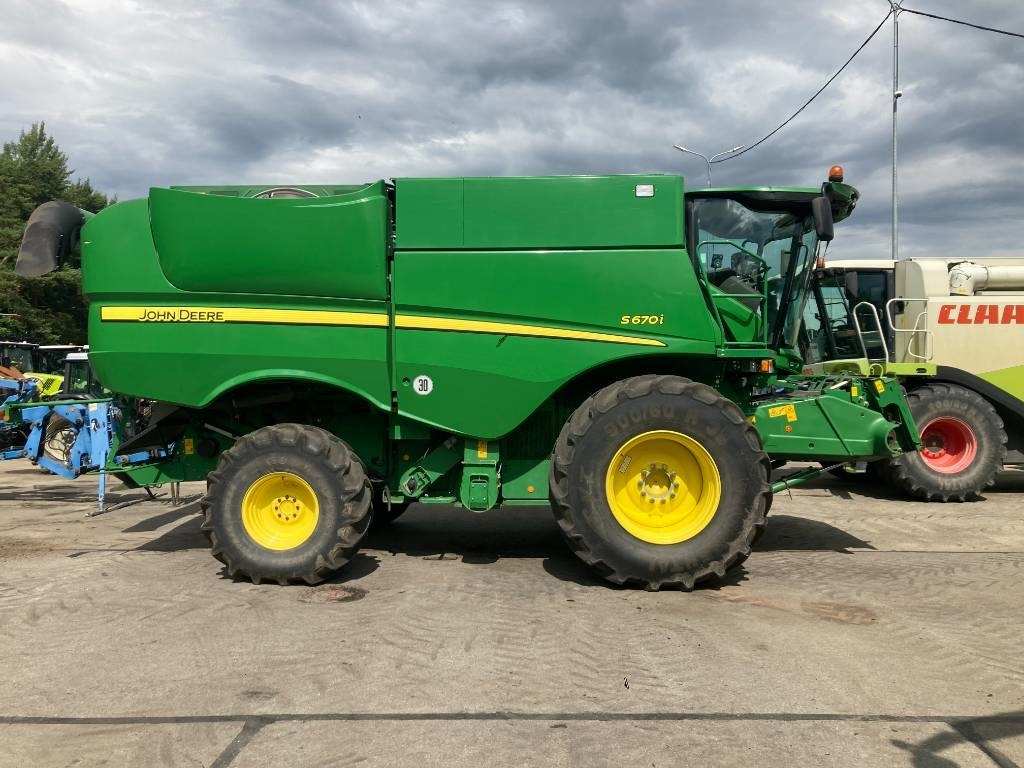 John Deere S 670 i - Moissonneuse-batteuse: photos 4 John Deere S 670 i - Moissonneuse-batteuse: photos 4