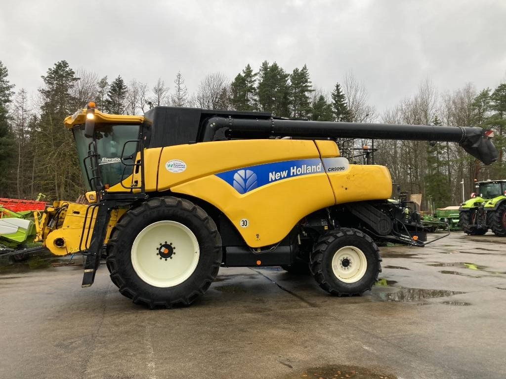 New Holland CR 9090 Elevation - Moissonneuse-batteuse: photos 3 New Holland CR 9090 Elevation - Moissonneuse-batteuse: photos 3